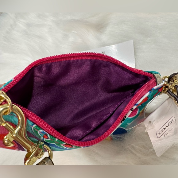 Coach Poppy C Print Wristlet F48151 - Picture 7 of 7